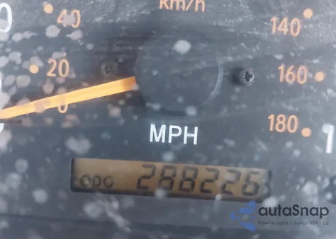 2000 Toyota Tundra Sr5 V8 from USA, damaged, VIN 5TBRT3412YS034736